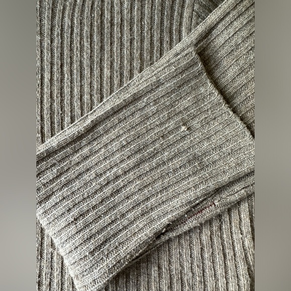 ASO Gilmore Girls Rory’s iconic orange sweater alt M - Picture 8 of 12